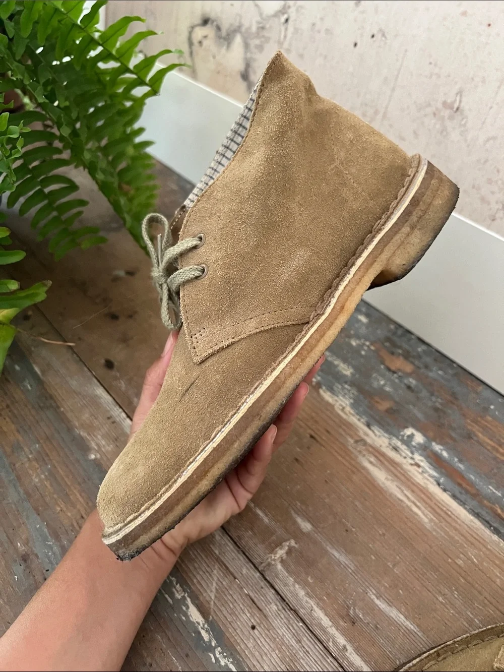 CLARKS Original Desert Boot in Tan Sand Suede, Size 6.5